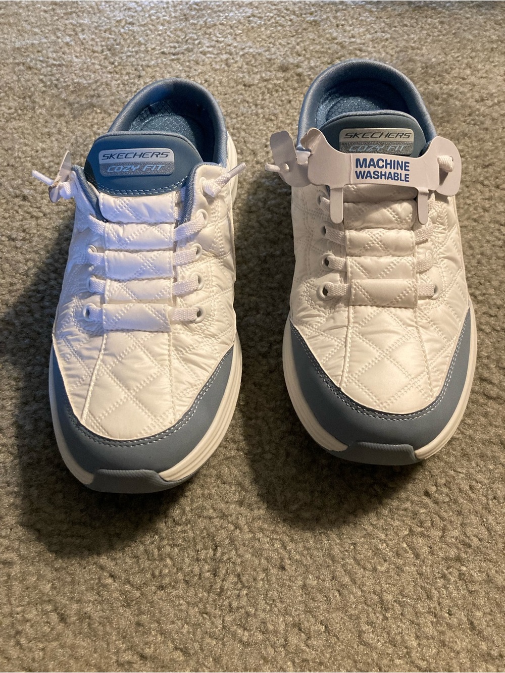 Skechers womans White and Light Blue Quilted Cozy Fit Sneakers Size 8